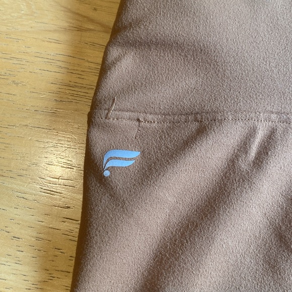 Women’s Fabletics Powerhold leggings, size medium. Color is “autumn/oats” - Picture 4 of 5